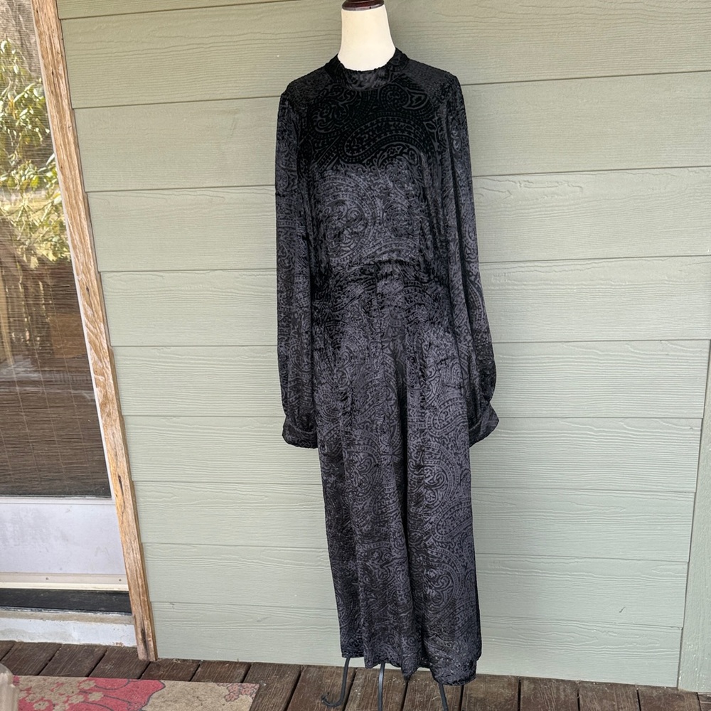 Emily Lovelock Long Sleeve Velvet Midi Dress - US size 8-10